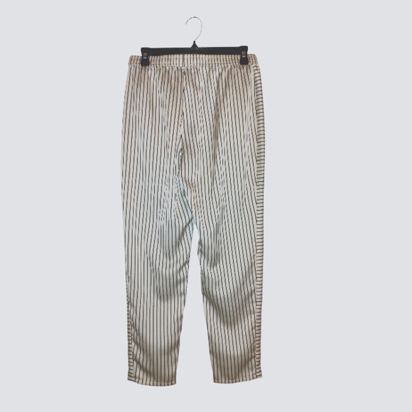 Calvin Klein Women's White And Black Pin Striped Stretchy Waist Band Capris - Picture 3 of 9